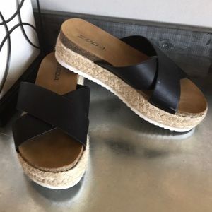 Soda platform espadrille slide sandals